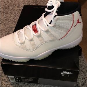 RETRO 11 “Platinum Tint”